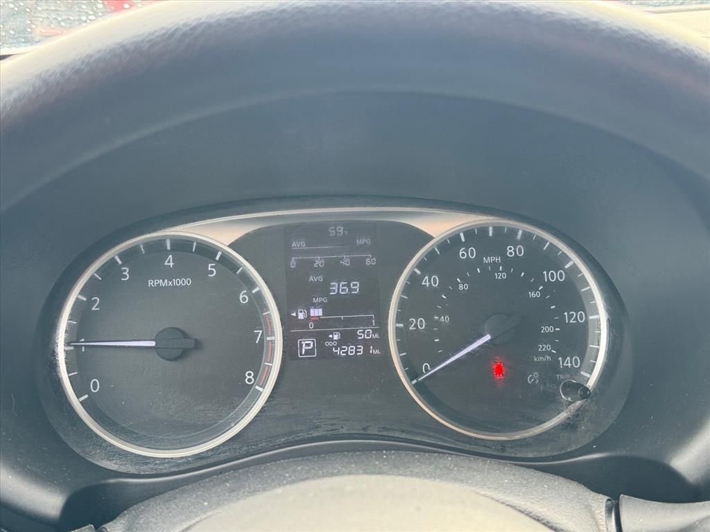 Used 2022 Nissan Kicks S image 19