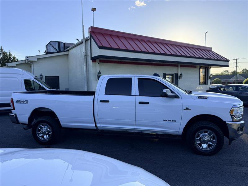Used 2022 RAM 2500 Tradesman w/ Chrome Appearance Group AWD/4WD image 4