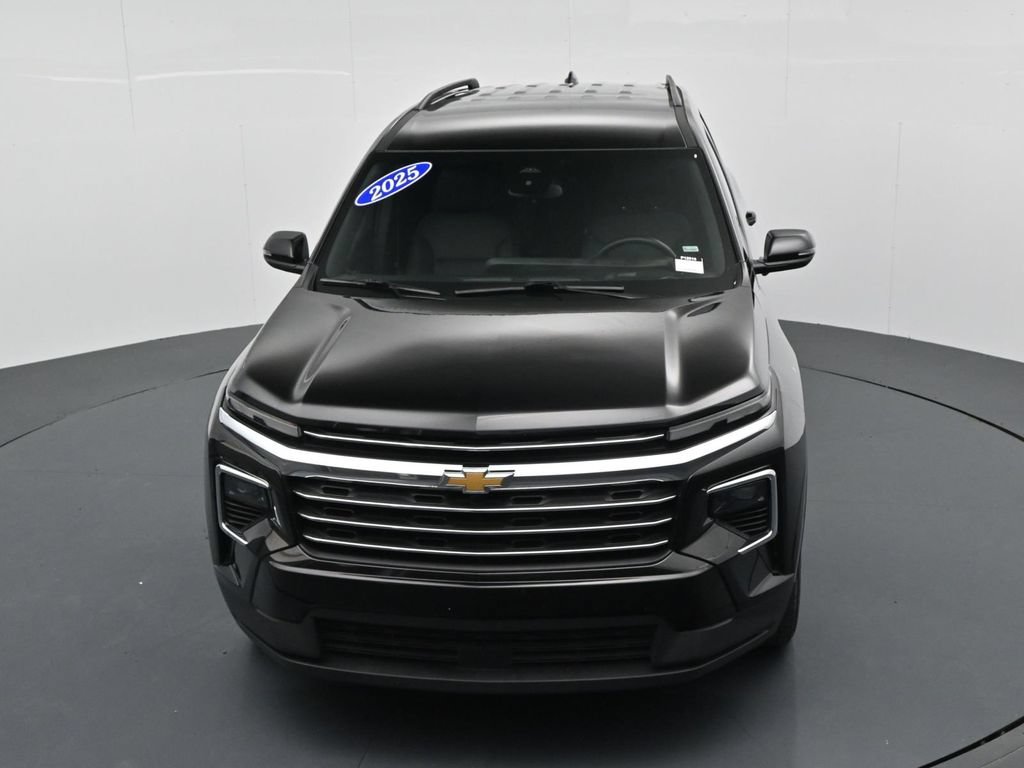 Used 2025 Chevrolet Traverse LT FWD image 19