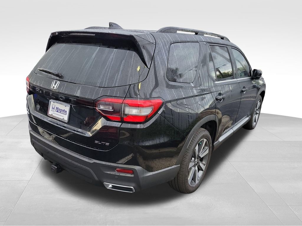 Used 2025 Honda Pilot Elite image 13