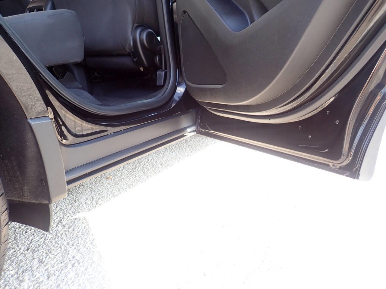 Used 2018 Chevrolet Equinox LS image 29