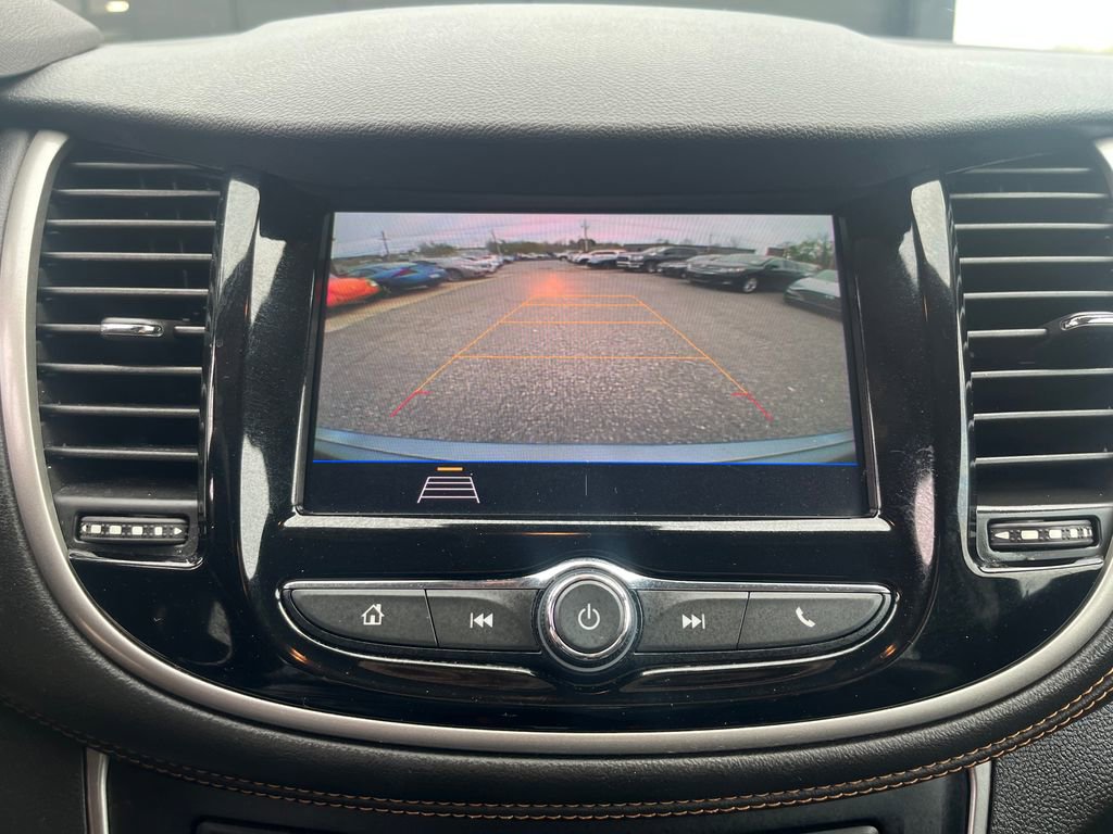 Used 2020 Chevrolet Trax LT w/ Driver Confidence Package FWD image 34