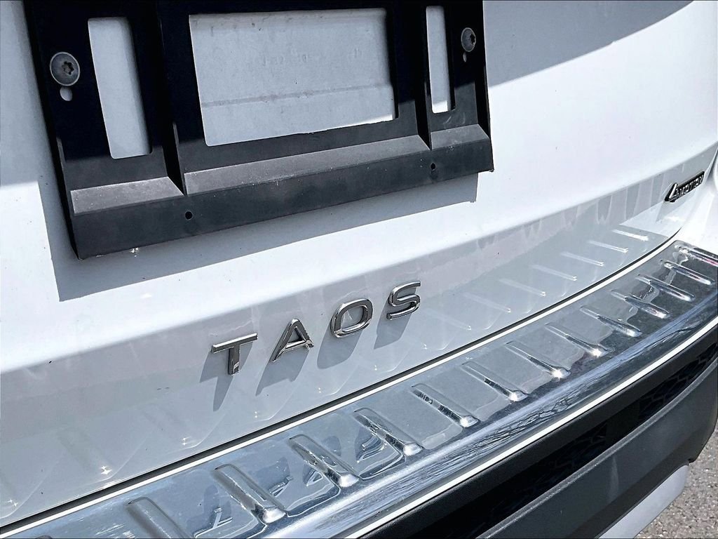 Used 2023 Volkswagen Taos SE w/ Panoramic Sunroof Package AWD/4WD image 26