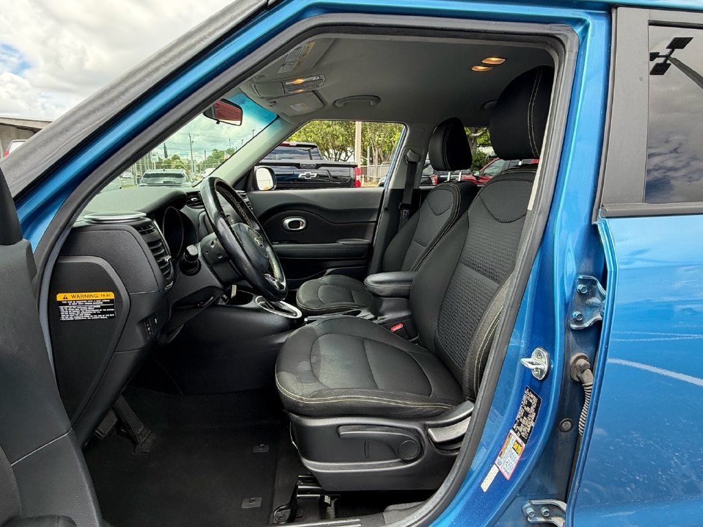 Used 2016 Kia Soul + w/ Designer's Package FWD image 9