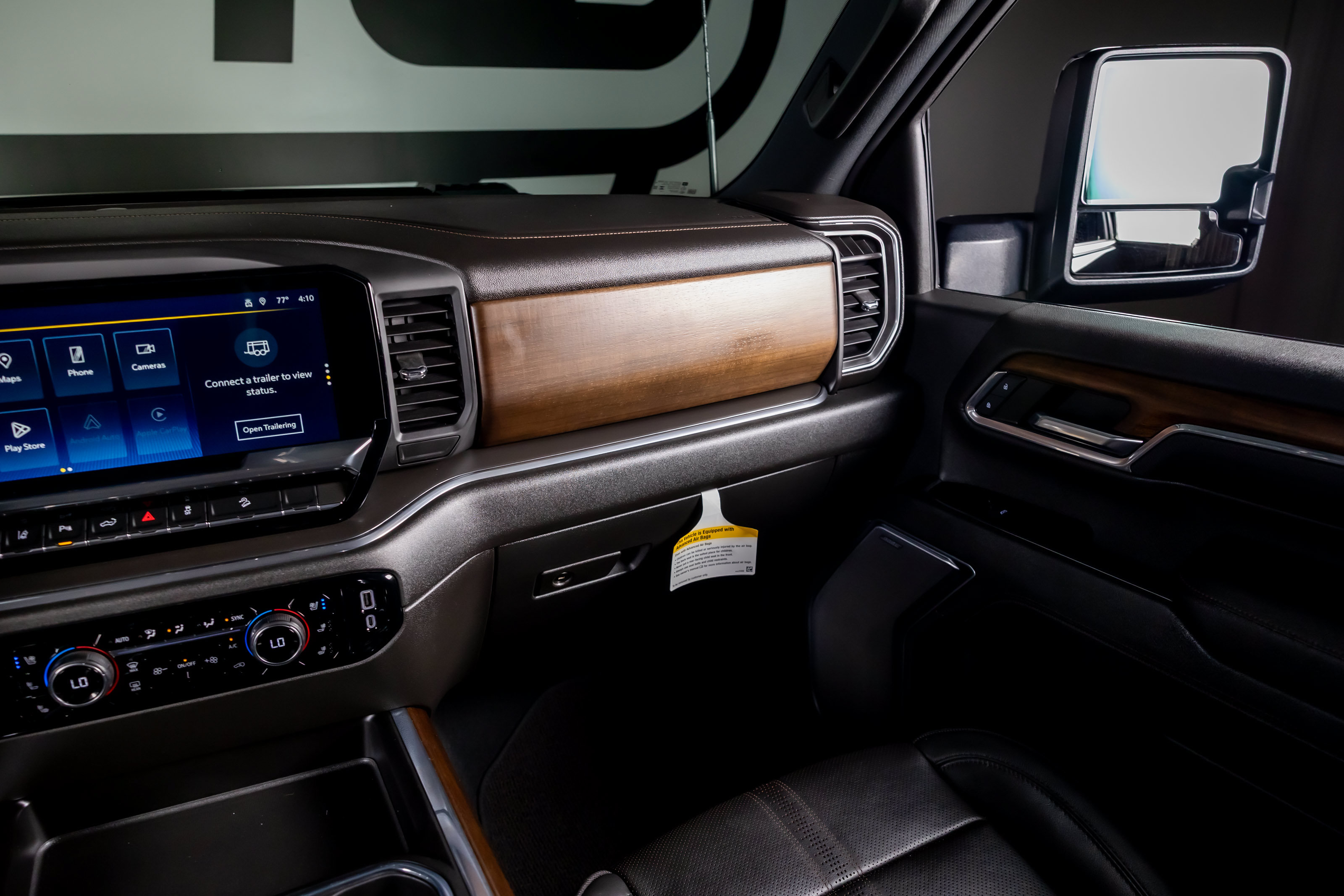 Used 2024 Chevrolet Silverado 2500 High Country w/ High Country Premium Package AWD/4WD image 8