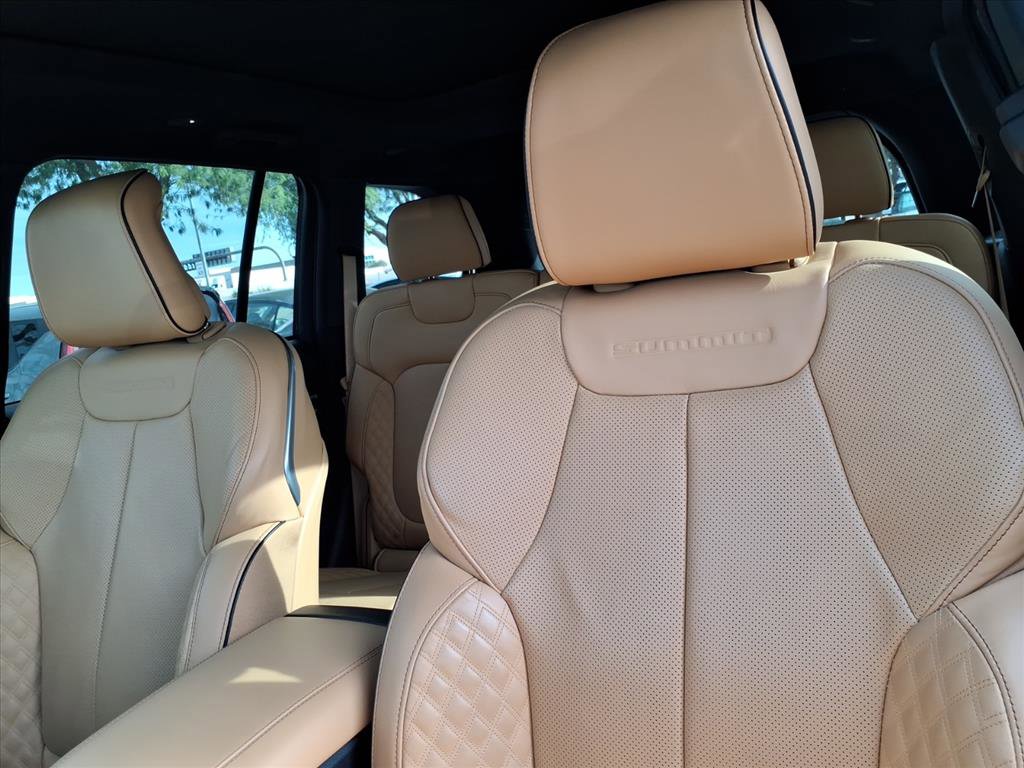 Used 2025 Jeep Grand Cherokee Summit image 14