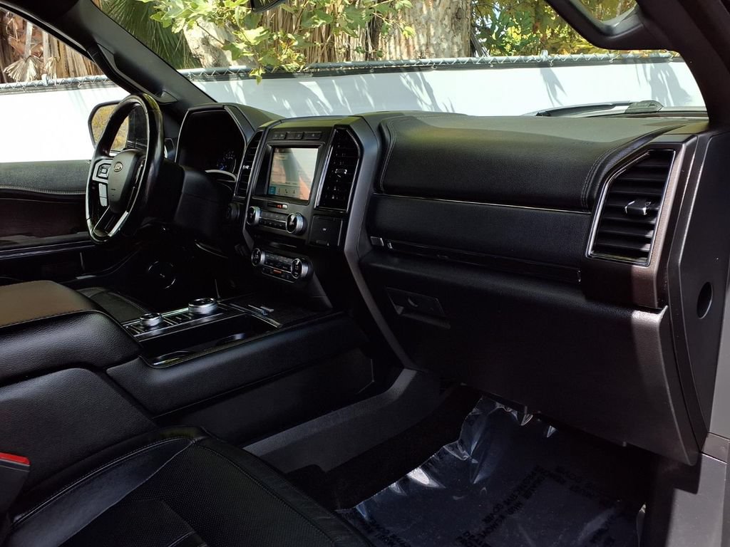Used 2018 Ford Expedition Limited w/ Equipment Group 301A AWD/4WD image 37