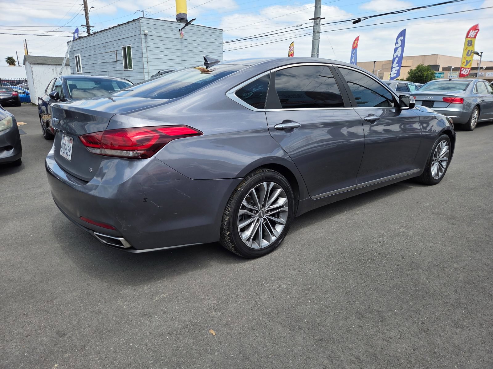 Used 2015 Hyundai Genesis 3.8 RWD image 4