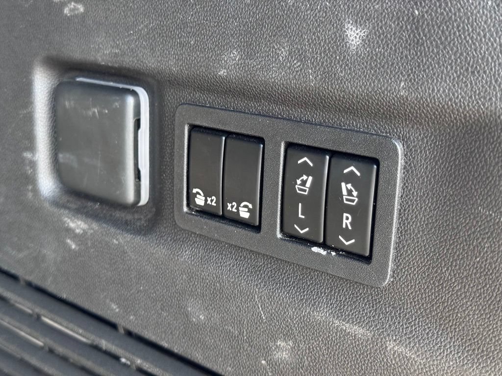 Used 2021 Chevrolet Suburban Premier AWD/4WD image 46