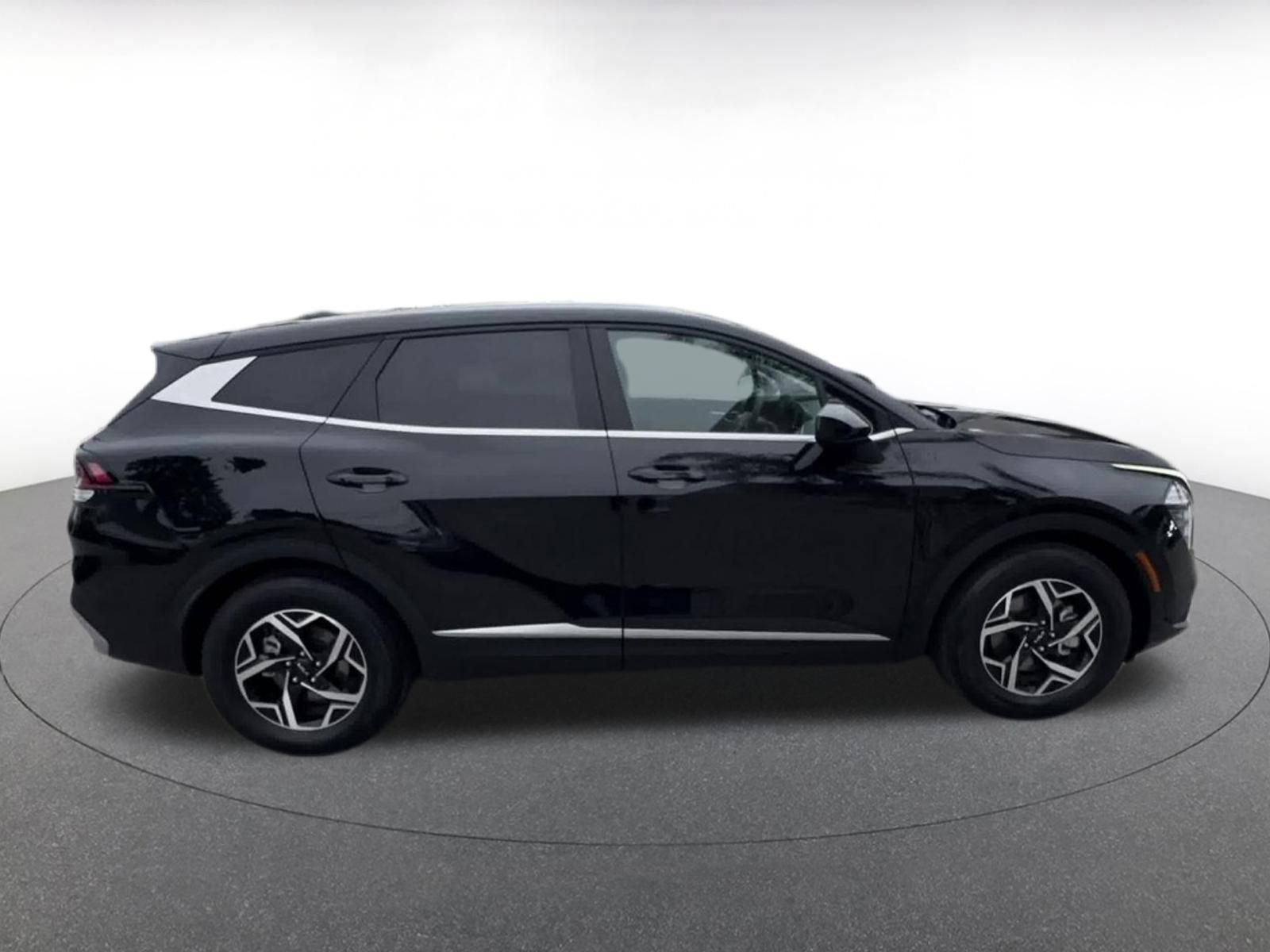 Used 2025 Kia Sportage LX FWD image 16