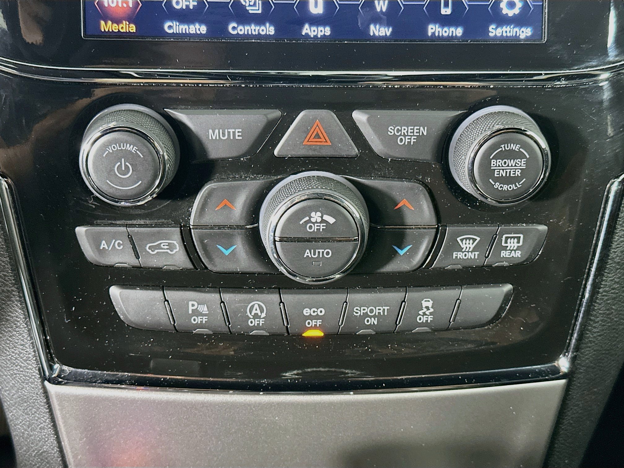 Used 2020 Jeep Grand Cherokee Altitude RWD image 23