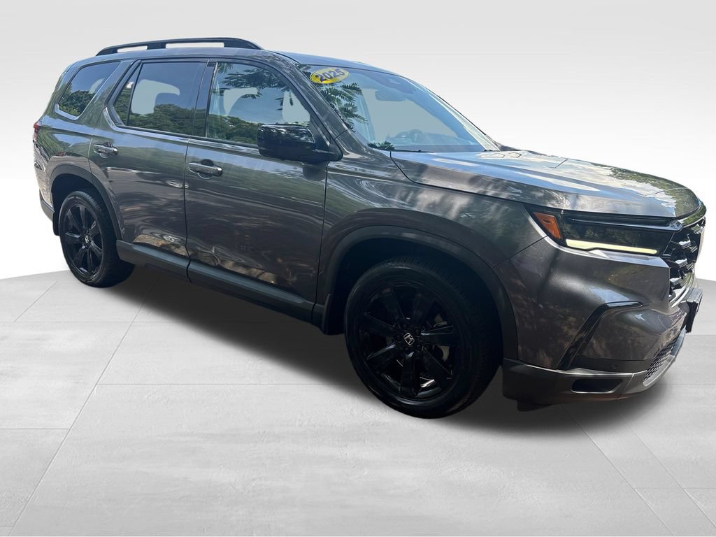 Used 2025 Honda Pilot Black Edition image 10
