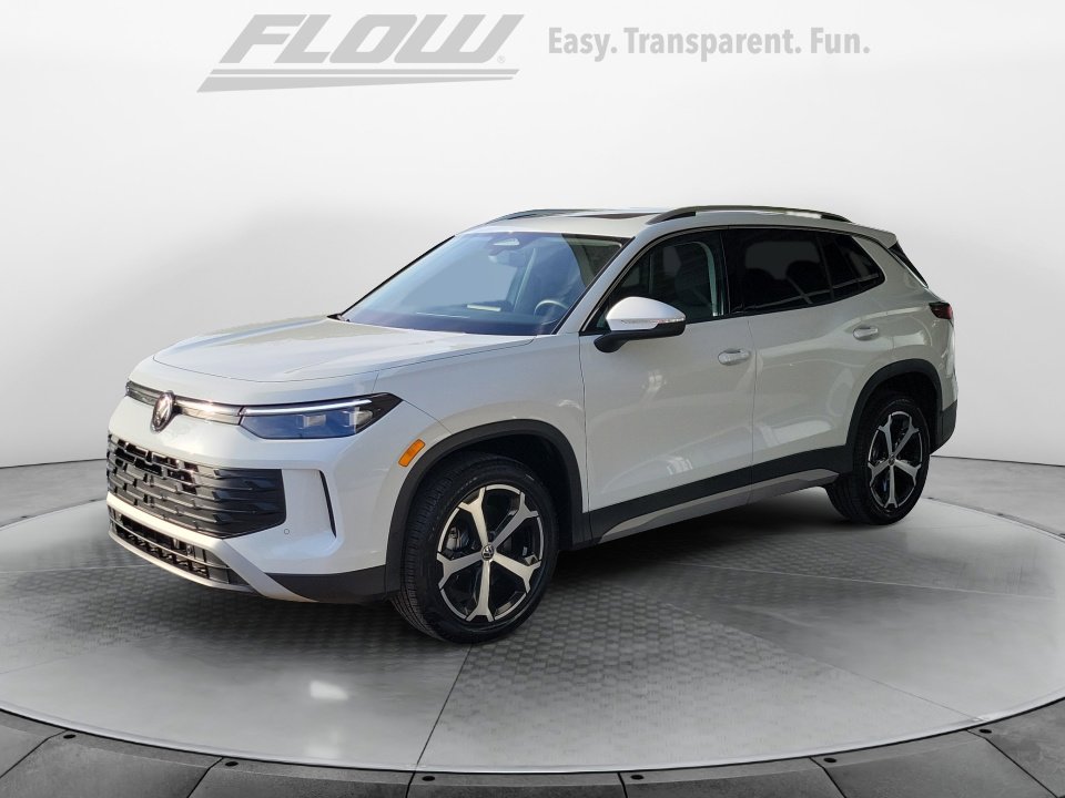 Certified 2025 Volkswagen Tiguan SE w/ Panoramic Sunroof Package image 4