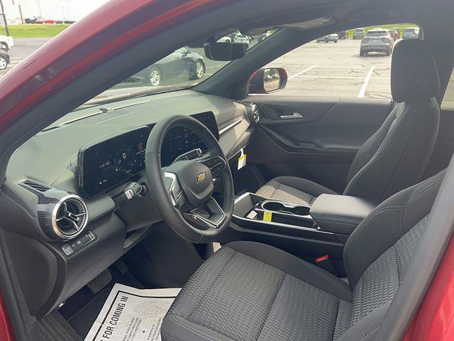 Used 2025 Chevrolet Equinox LT w/ Safety and Technology Package FWD image 11
