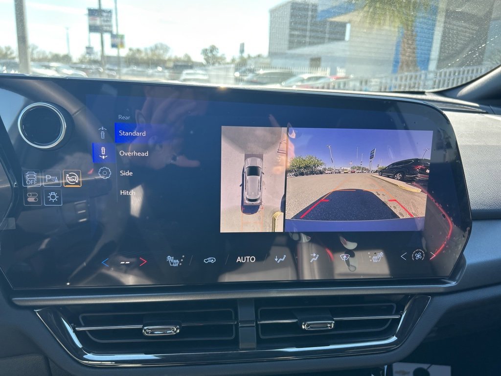 Used 2025 Chevrolet Equinox EV RS image 25