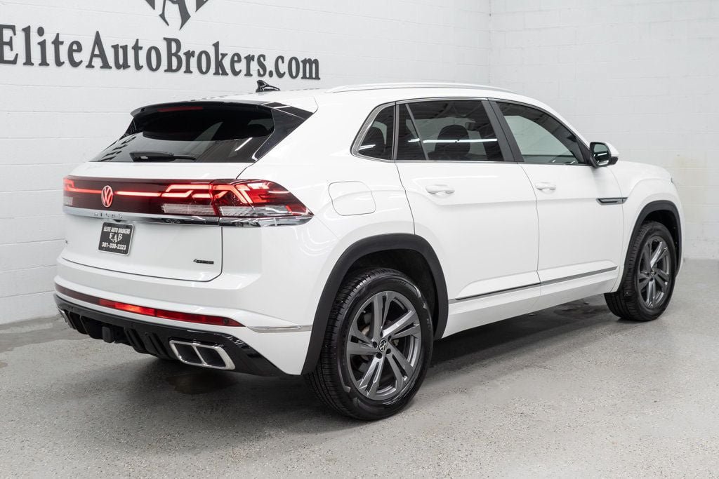 Used 2024 Volkswagen Atlas Cross Sport SEL R-Line AWD/4WD image 56