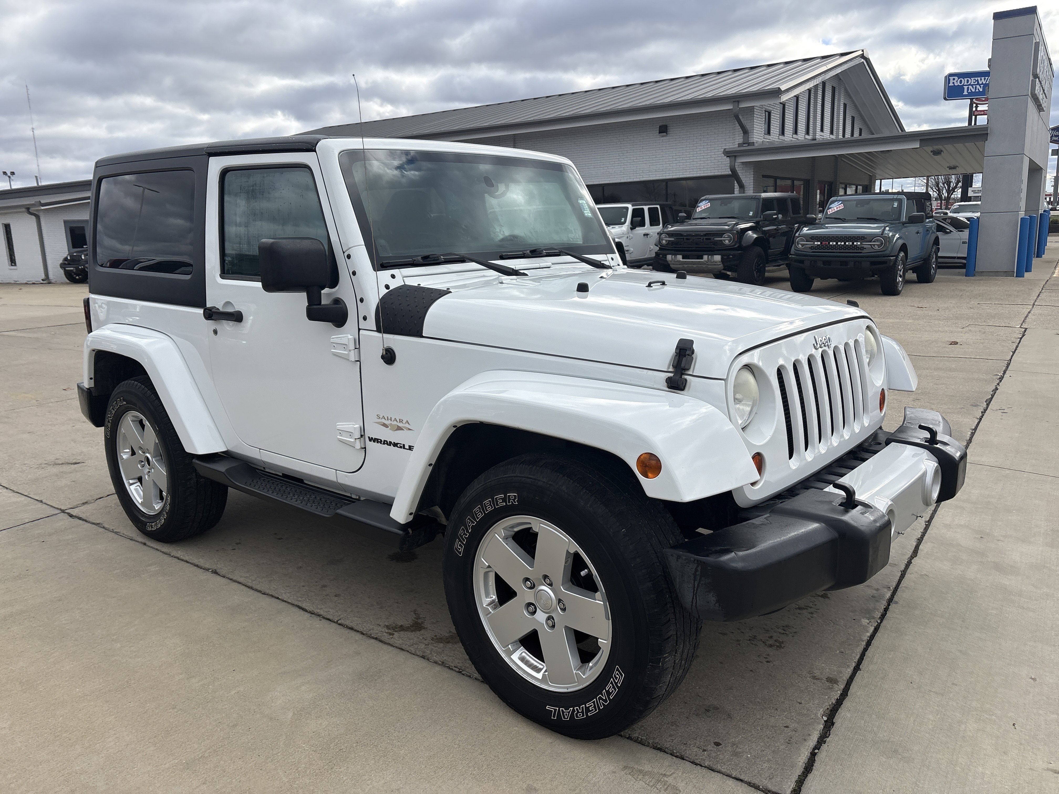 Used 2012 Jeep Wrangler Sahara image 3