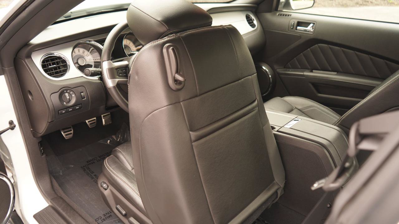 Used 2010 Ford Mustang GT RWD image 45