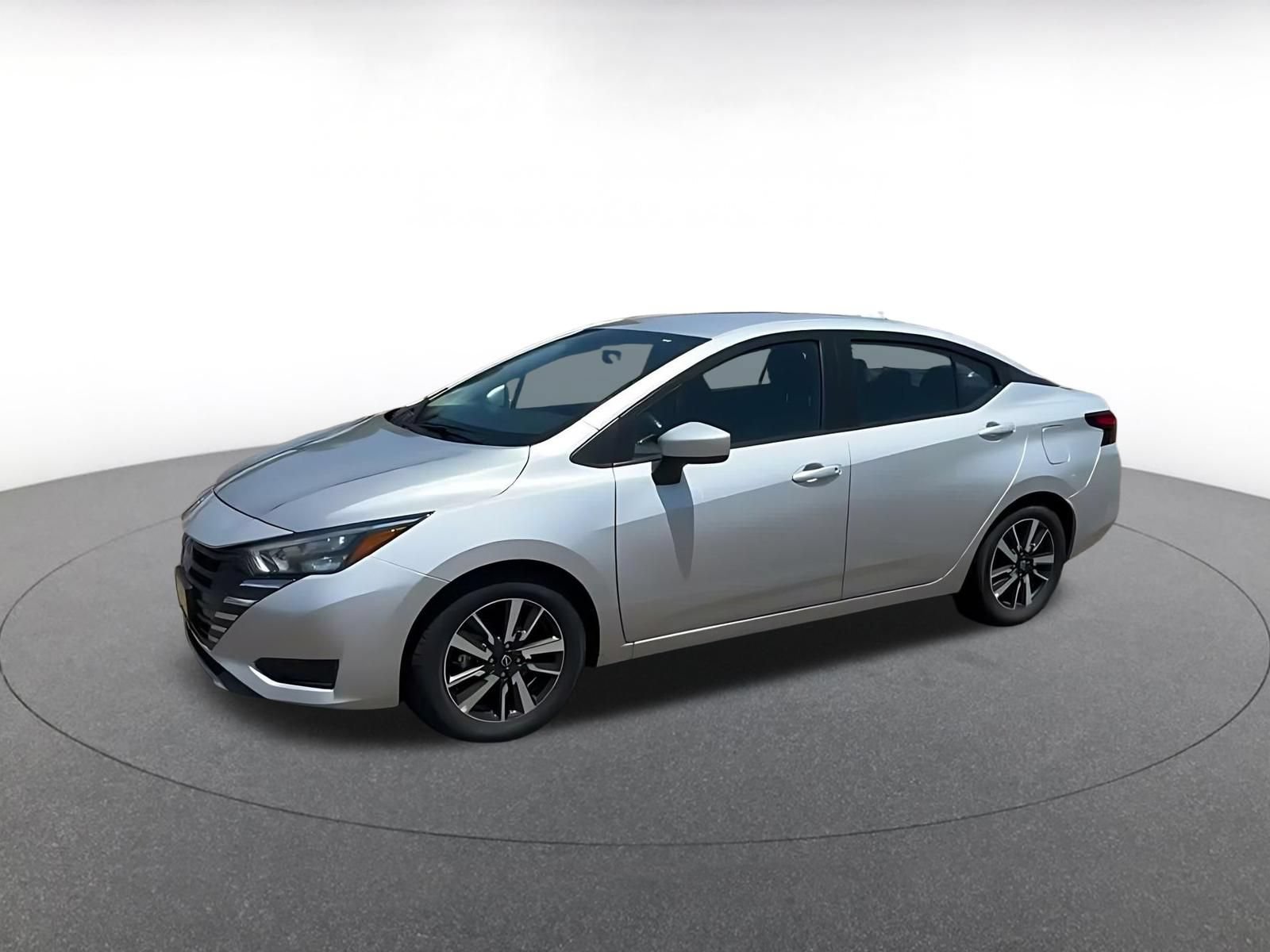 Used 2025 Nissan Versa SV FWD image 7