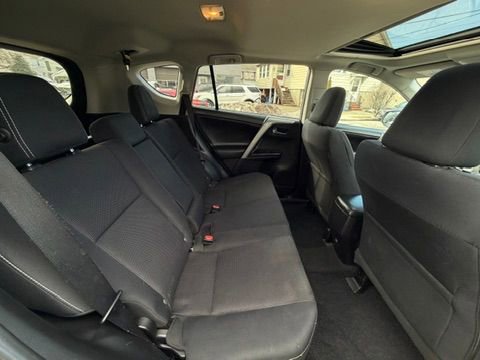 Used 2017 Toyota RAV4 XLE image 27