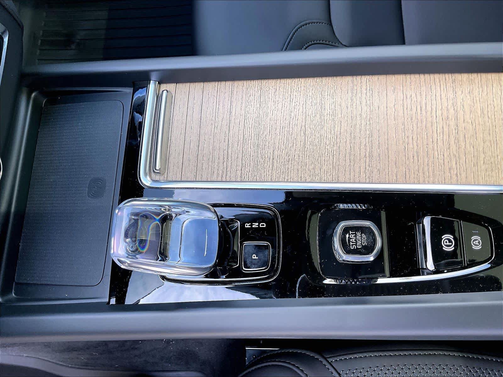 New 2027 Volvo XC60 T8 Plus AWD/4WD image 10