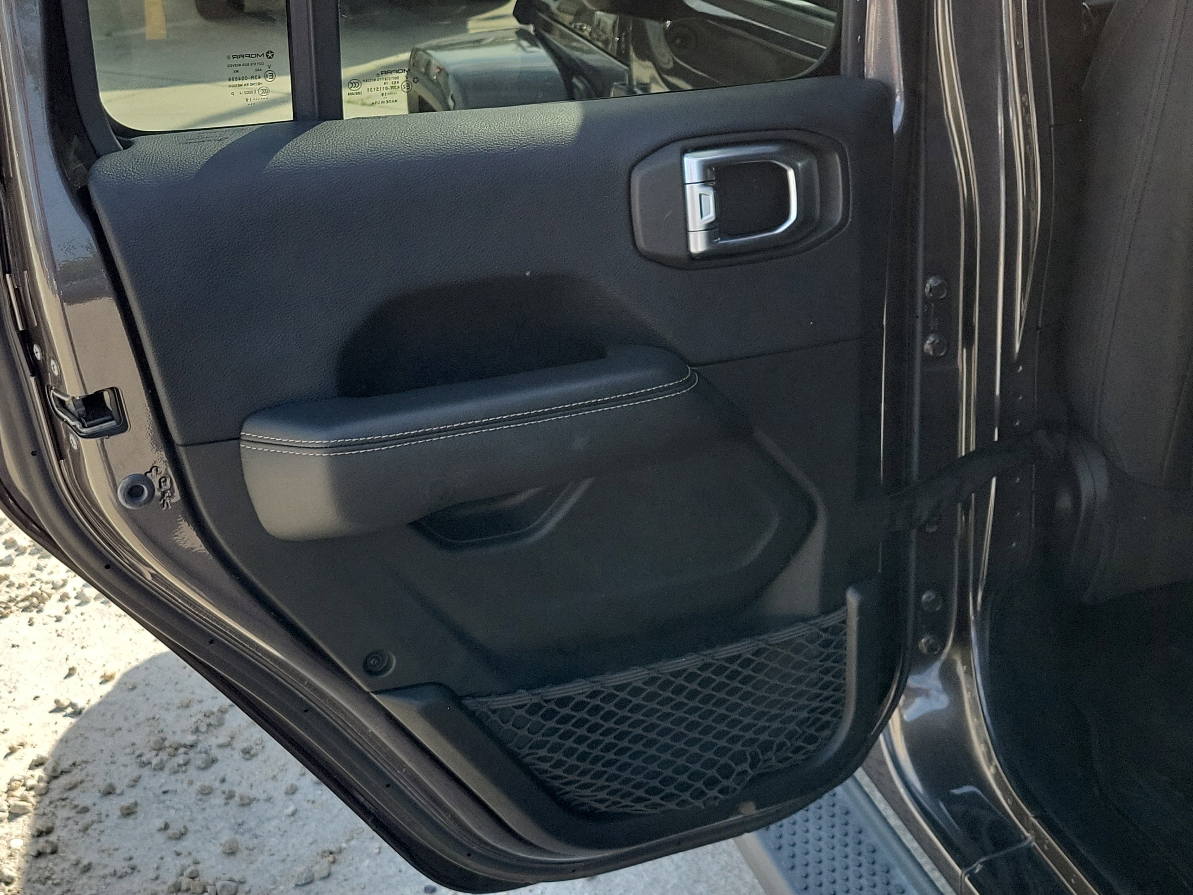 Used 2019 Jeep Wrangler Unlimited Sahara AWD/4WD image 13