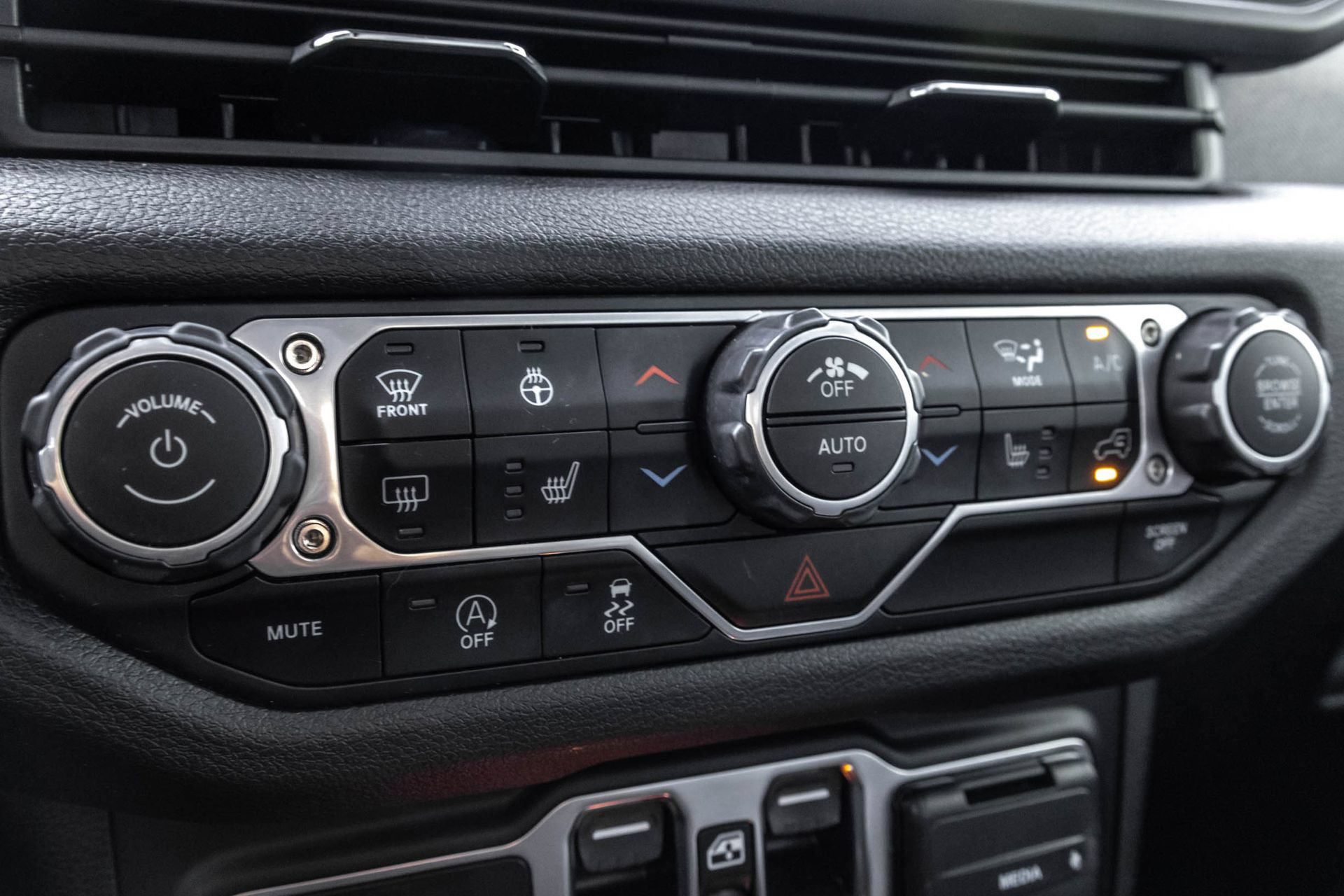 Used 2025 Jeep Wrangler Unlimited Sport AWD/4WD image 28