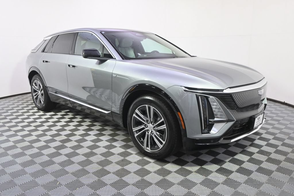 New 2026 Cadillac Lyriq Luxury w/ LPO, Floor Liner Package AWD/4WD image 8
