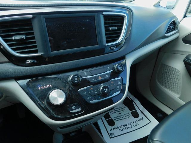 Used 2020 Chrysler Voyager Lxi image 9