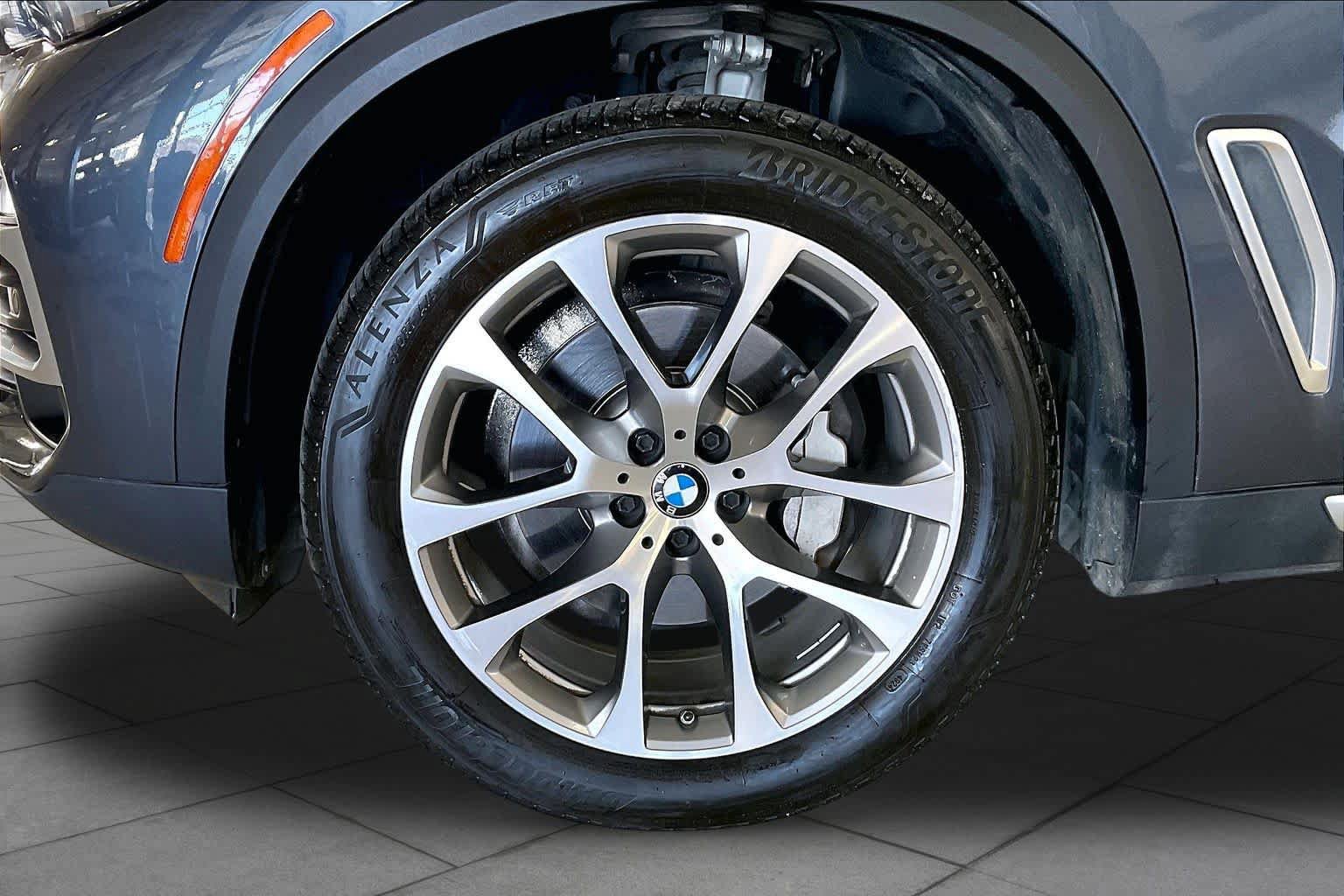 Used 2019 BMW X5 xDrive40i w/ Premium Package 2 AWD/4WD image 20