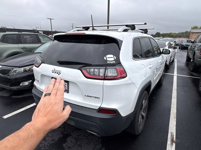 Used 2021 Jeep Cherokee Limited w/ Mopar Interior Package AWD/4WD image 11