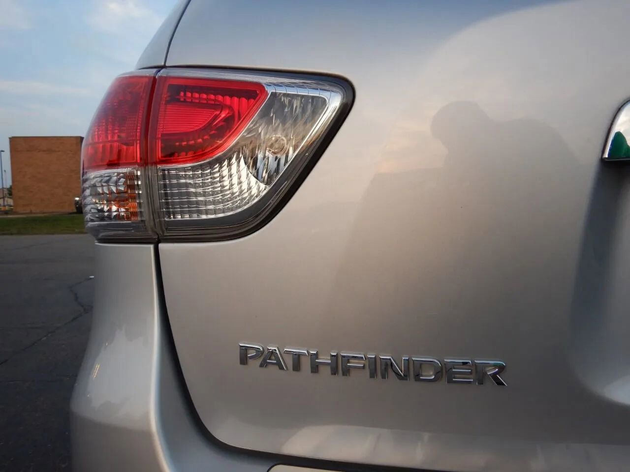 Used 2014 Nissan Pathfinder S image 15