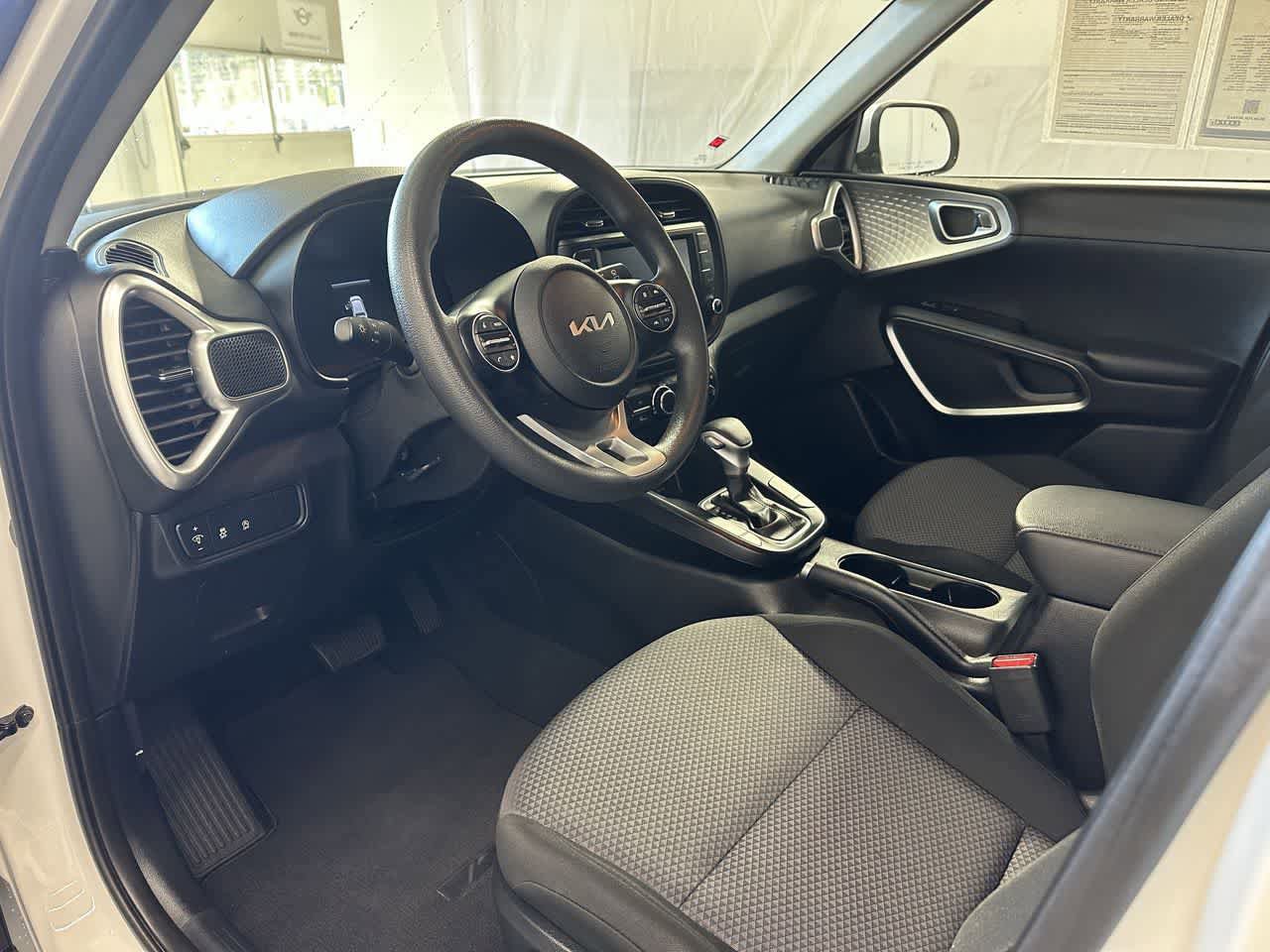 Used 2024 Kia Soul LX w/ Option Group 015 image 10