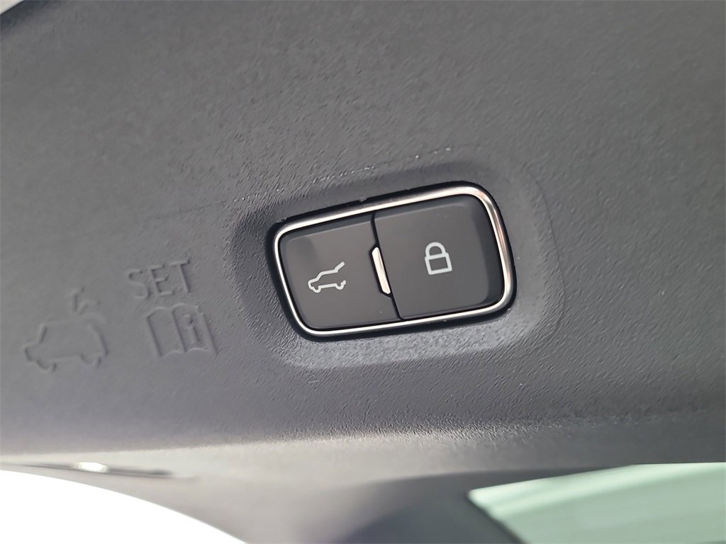 New 2025 Lincoln Navigator L Black Label image 10