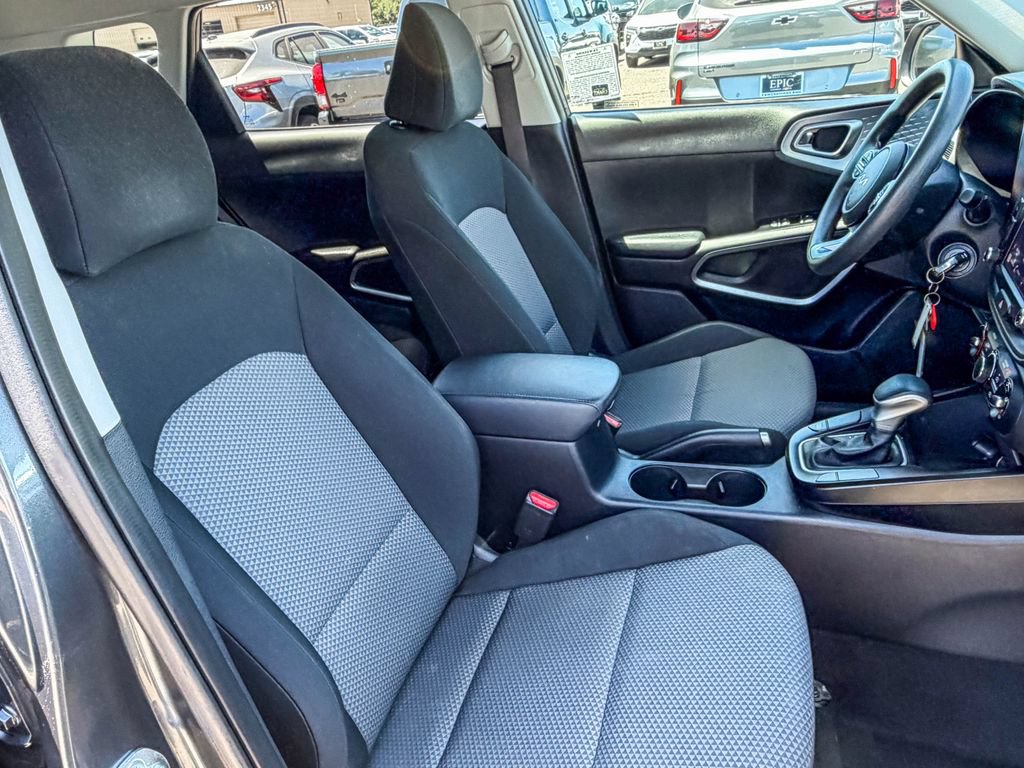 Used 2024 Kia Soul LX w/ Option Group 015 FWD image 33