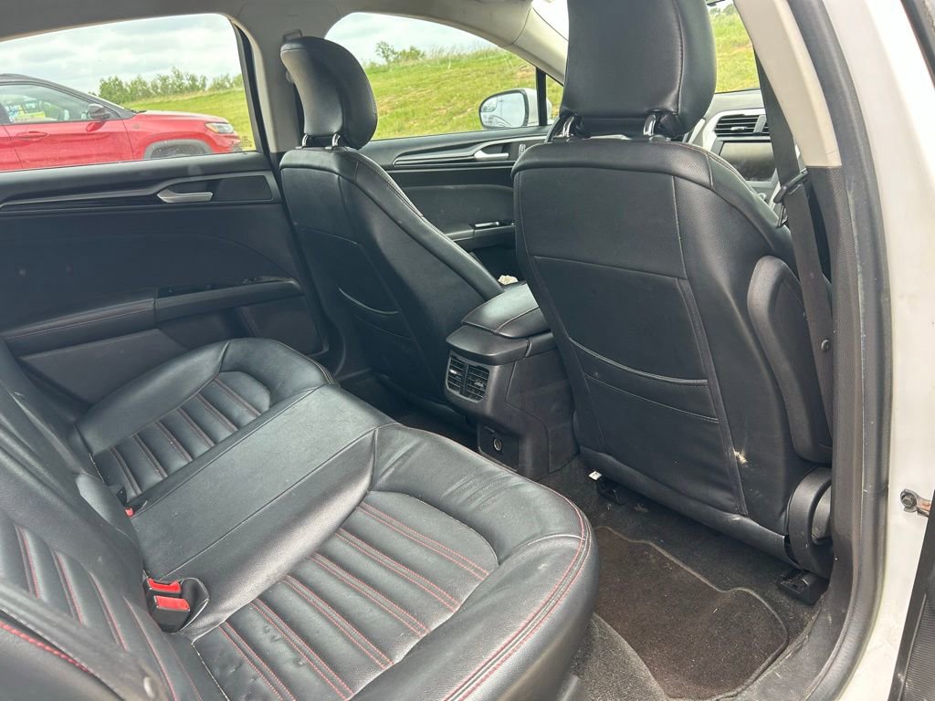 Used 2014 Ford Fusion SE FWD image 5