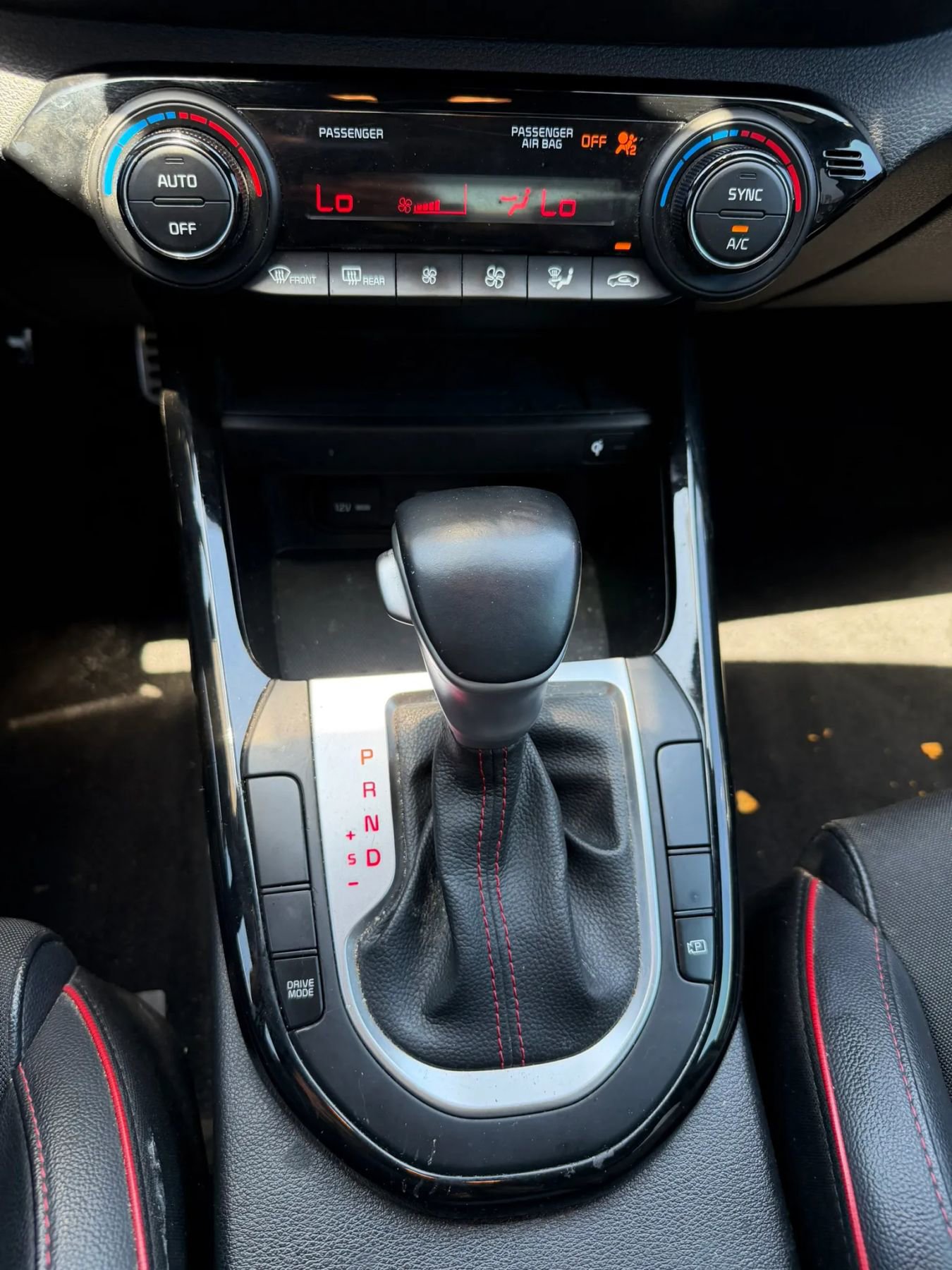 Used 2022 Kia Forte GT w/ GT Technology Package FWD image 8