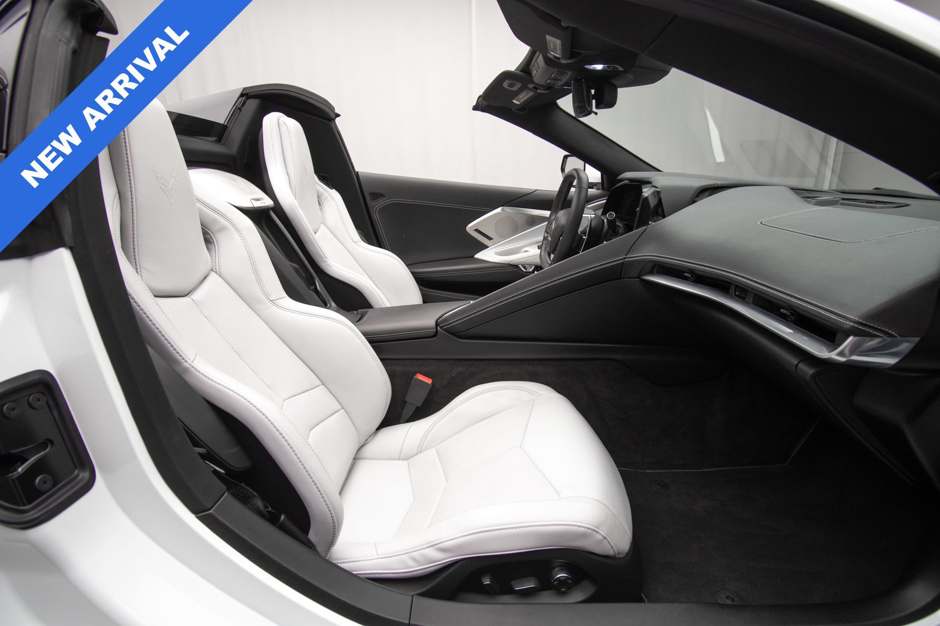 Used 2023 Chevrolet Corvette Stingray Preferred Conv w/ Z51 Performance Package RWD image 21