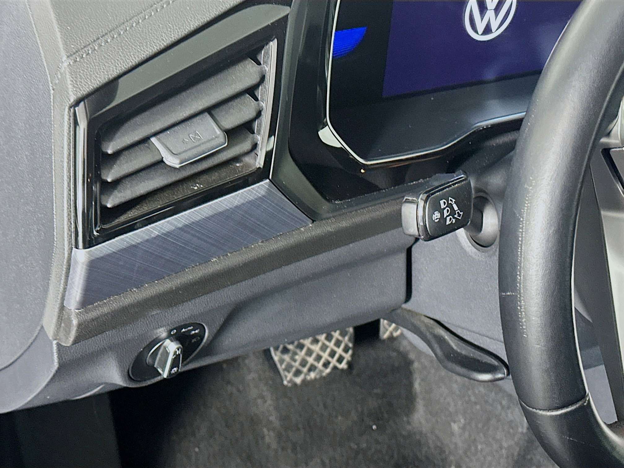 Used 2024 Volkswagen Jetta SE image 17