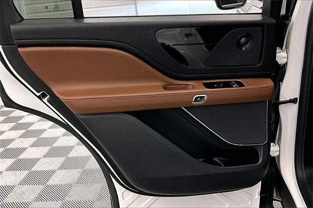 Used 2023 Lincoln Aviator Reserve w/ Elements Package Plus image 19