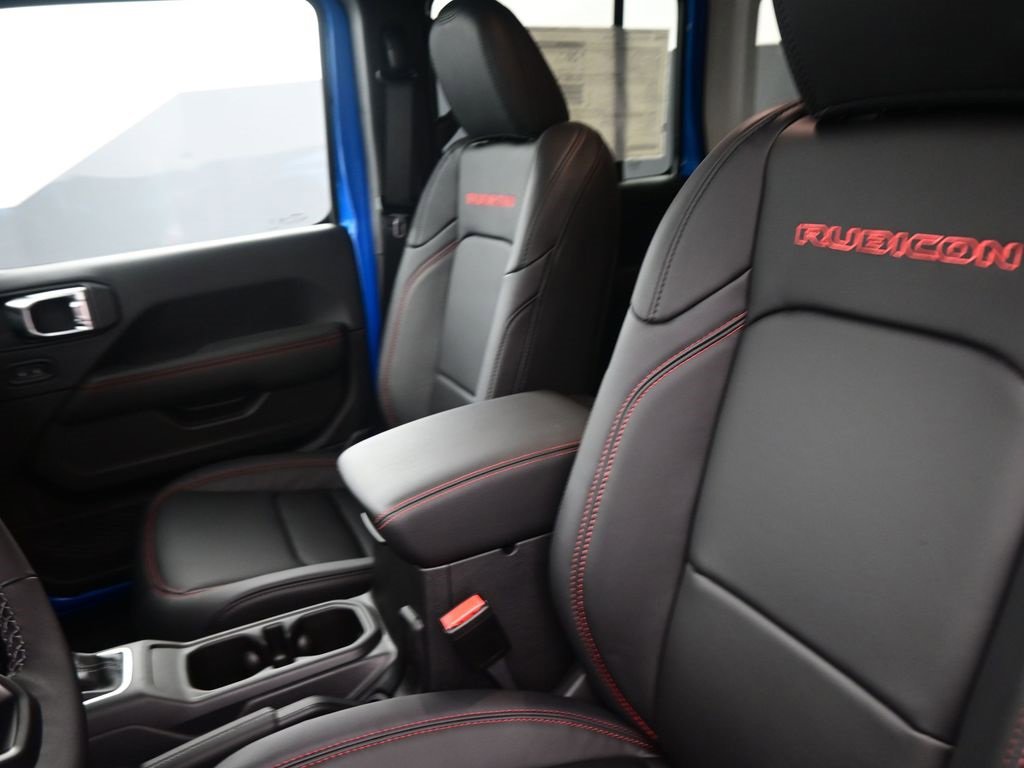 New 2025 Jeep Wrangler Unlimited Rubicon w/ Technology Group image 4