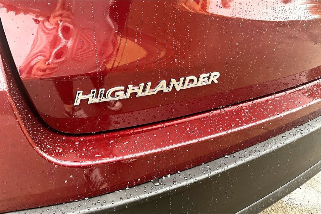 Used 2014 Toyota Highlander LE FWD image 33