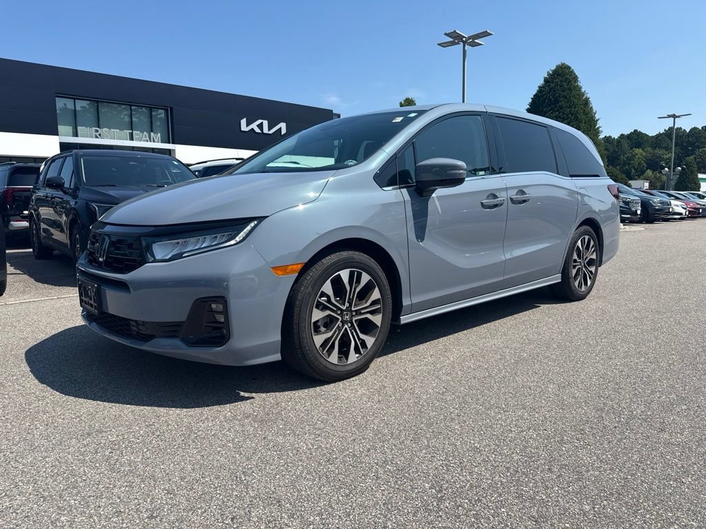 Used 2026 Honda Odyssey Elite image 2