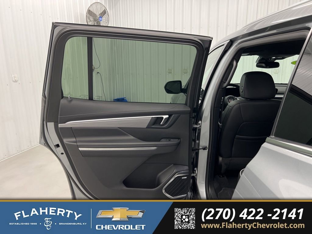 Used 2025 Buick Enclave Preferred image 10