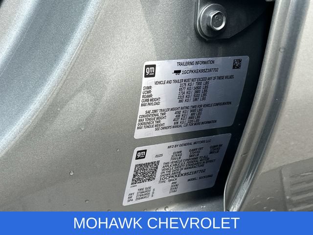 Used 2025 Chevrolet Silverado 1500 LT AWD/4WD image 34