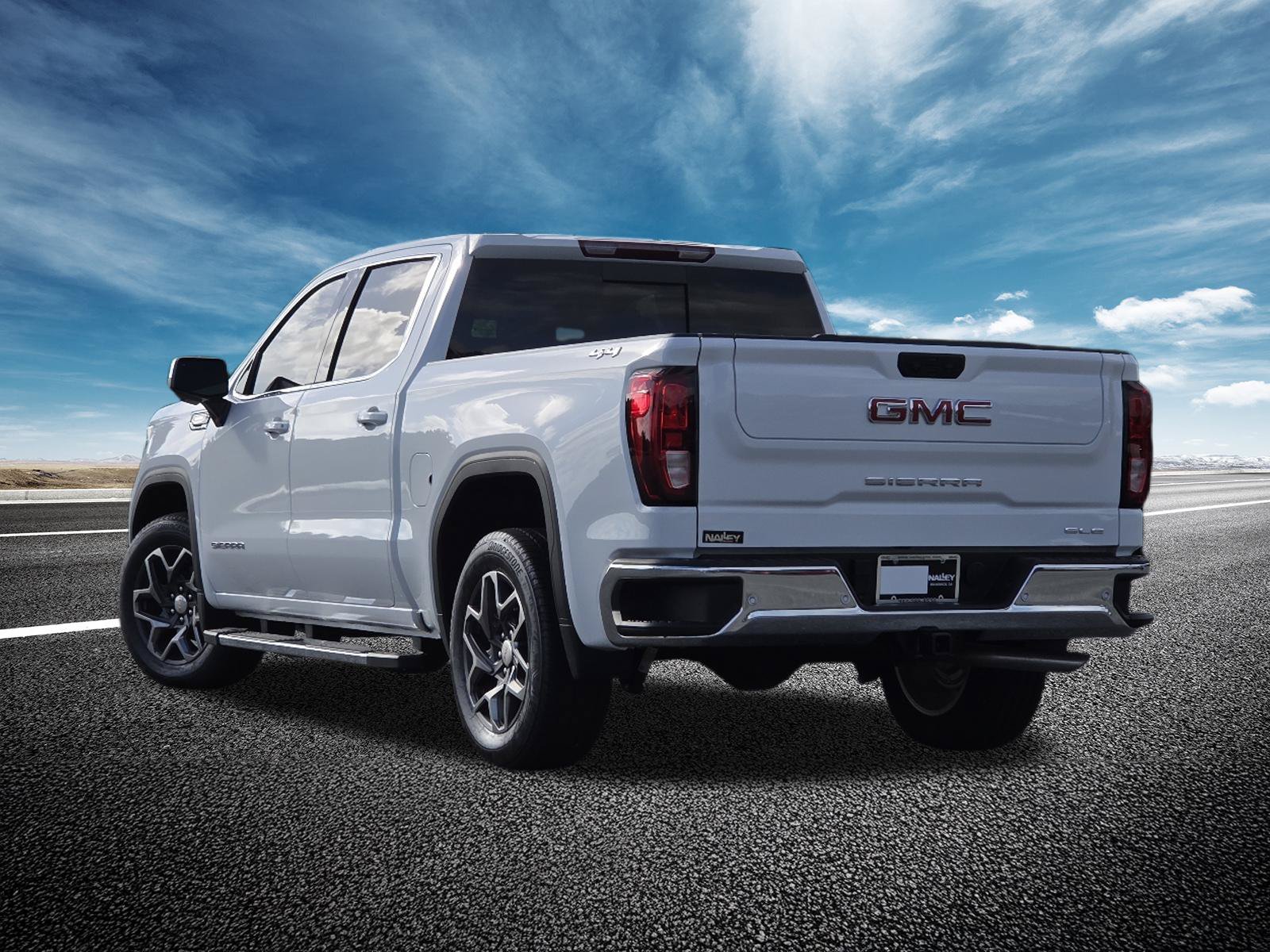 Used 2025 GMC Sierra 1500 SLE w/ Preferred Package AWD/4WD image 18