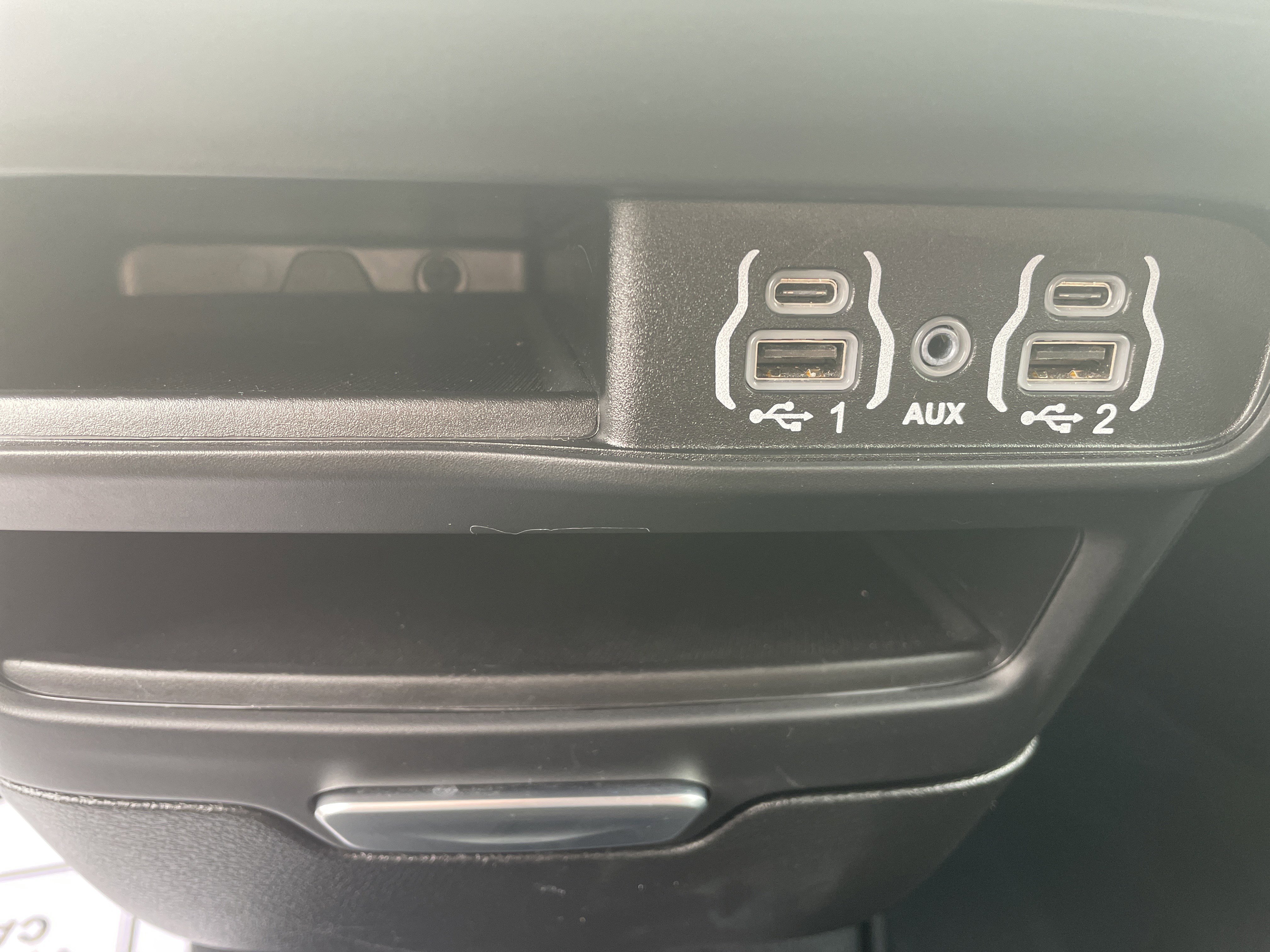 Used 2025 Chrysler Pacifica Select image 21