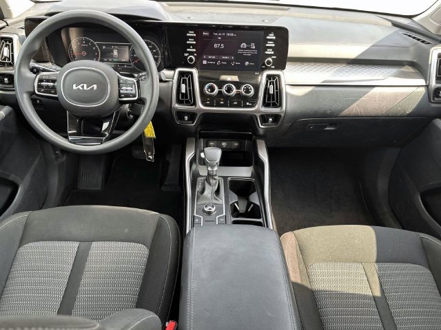 Used 2023 Kia Sorento LX FWD image 13