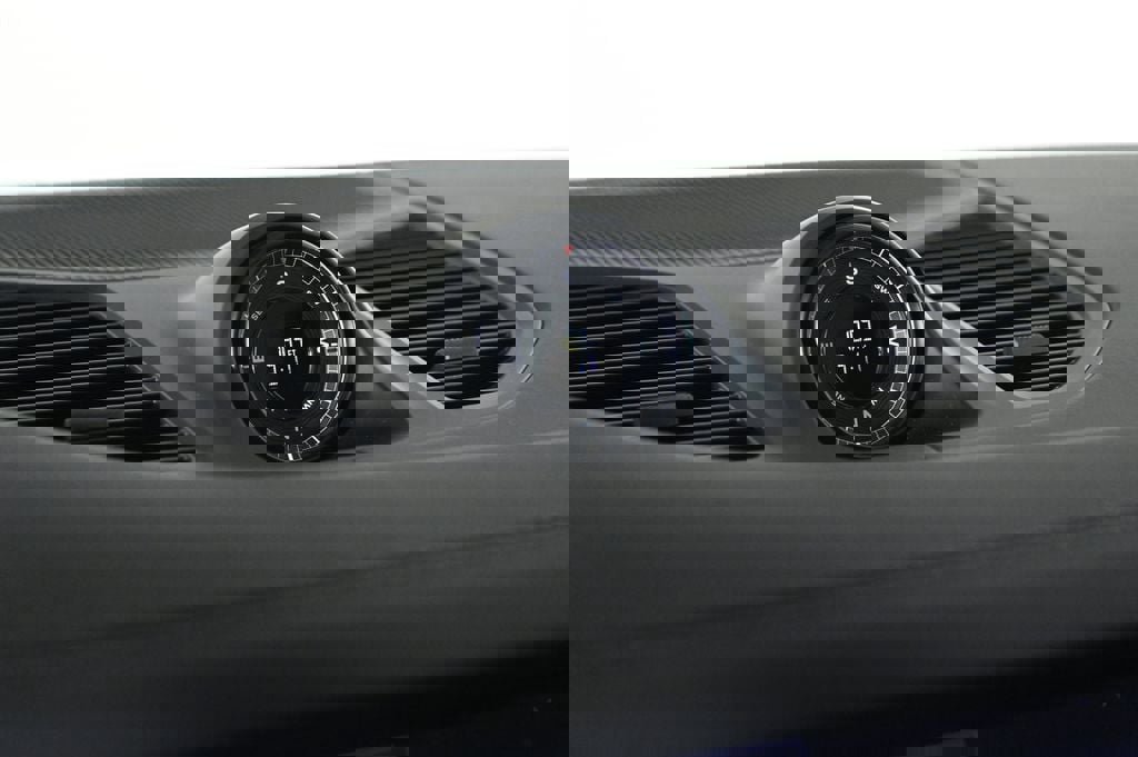 Certified 2025 Porsche Cayenne S image 22