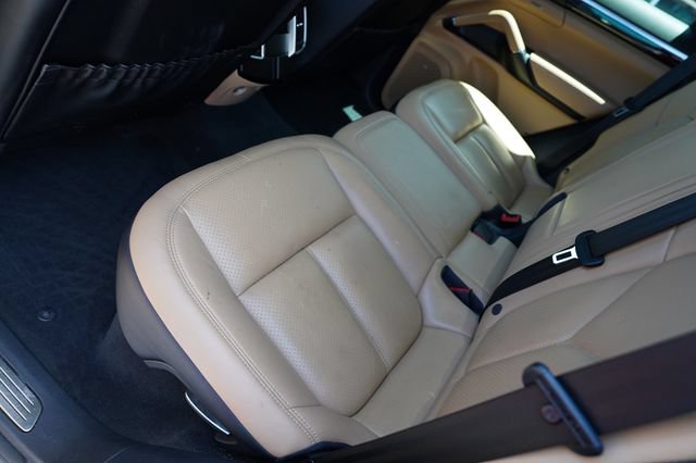Used 2016 Porsche Cayenne AWD/4WD image 14